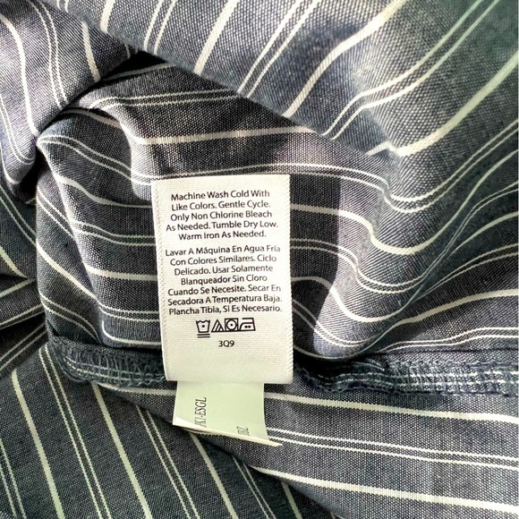 Wonder Nation Junior’s Grey and White stripes button front blouse, Size XXL (18) - Picture 7 of 8